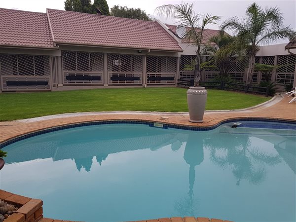 5 Bedroom Property for Sale in Van Riebeeck Park Gauteng