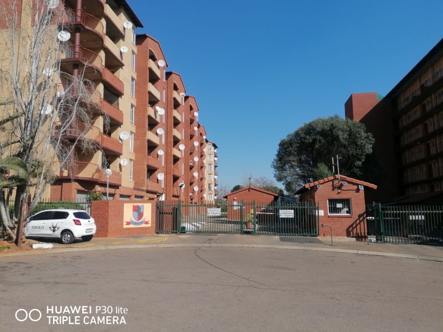 To Let 2 Bedroom Property for Rent in Die Wilgers Gauteng