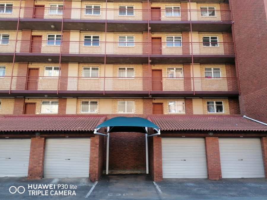 To Let 2 Bedroom Property for Rent in Die Wilgers Gauteng