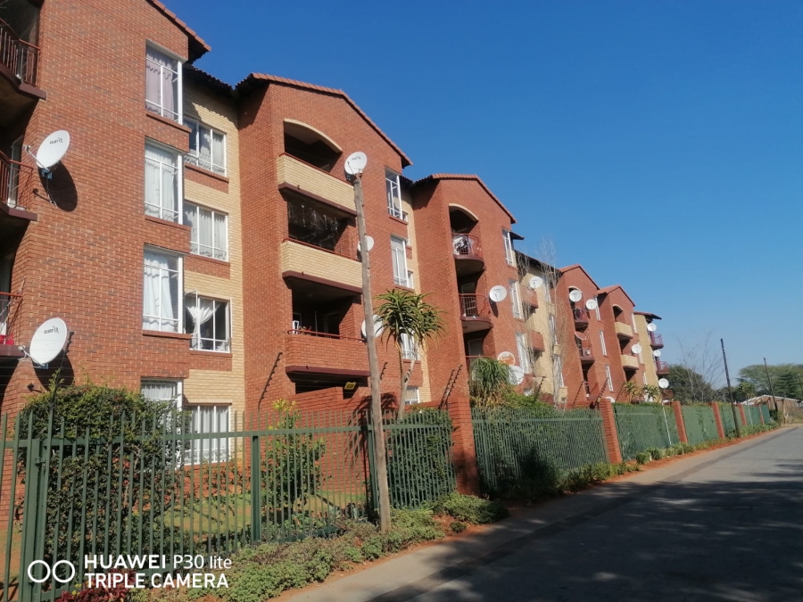 To Let 2 Bedroom Property for Rent in Die Wilgers Gauteng