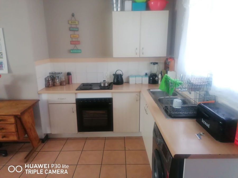 To Let 2 Bedroom Property for Rent in Die Wilgers Gauteng