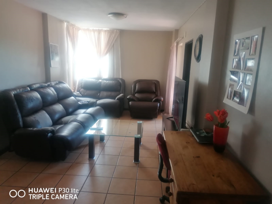 To Let 2 Bedroom Property for Rent in Die Wilgers Gauteng