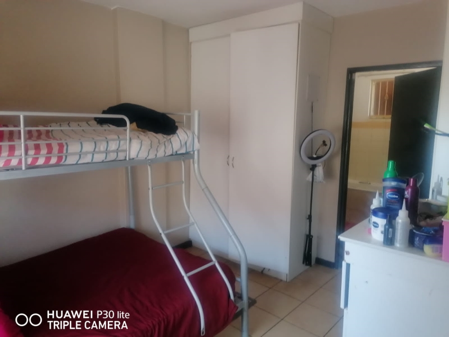 To Let 2 Bedroom Property for Rent in Die Wilgers Gauteng