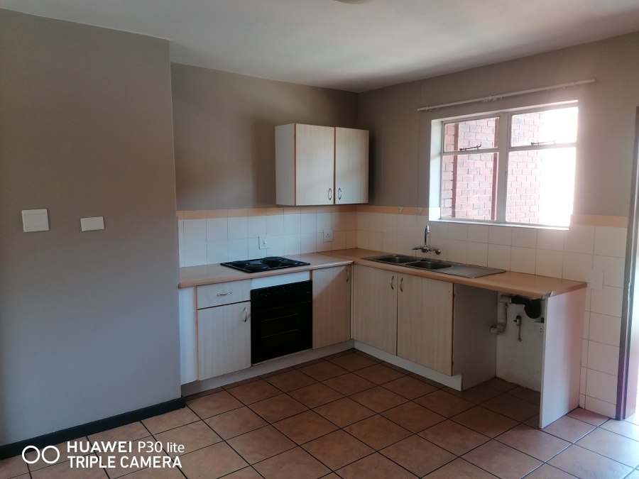 To Let 2 Bedroom Property for Rent in Die Wilgers Gauteng