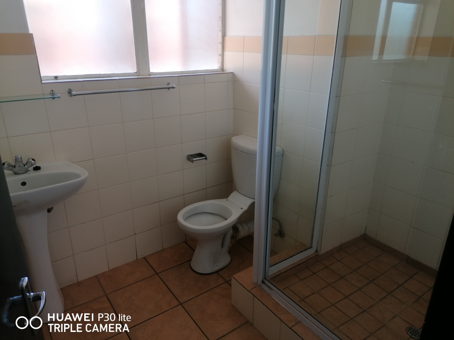 To Let 2 Bedroom Property for Rent in Die Wilgers Gauteng