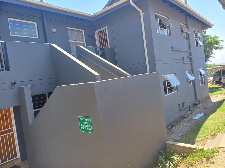 2 Bedroom Property for Sale in Linmeyer Gauteng