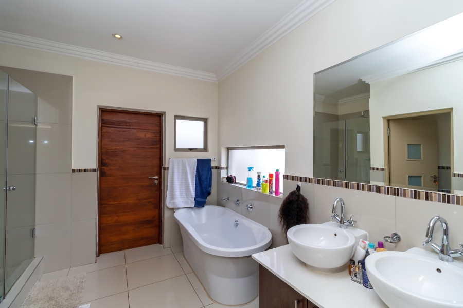 3 Bedroom Property for Sale in Bryanston Gauteng