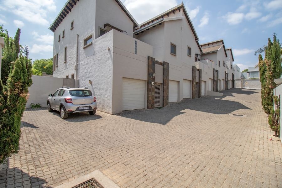 3 Bedroom Property for Sale in Bryanston Gauteng