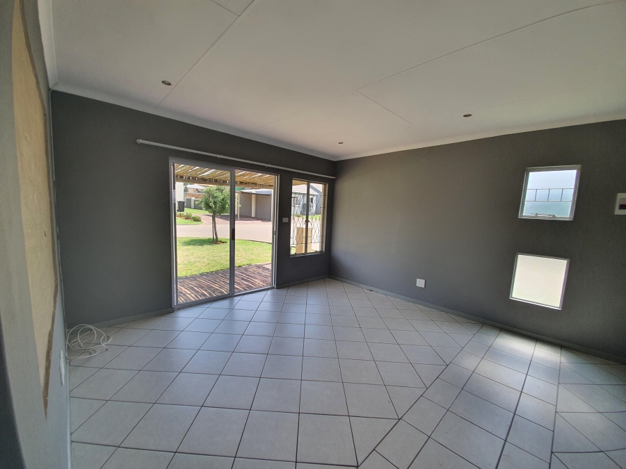 To Let 3 Bedroom Property for Rent in Albemarle Gauteng