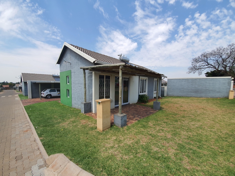 To Let 3 Bedroom Property for Rent in Albemarle Gauteng