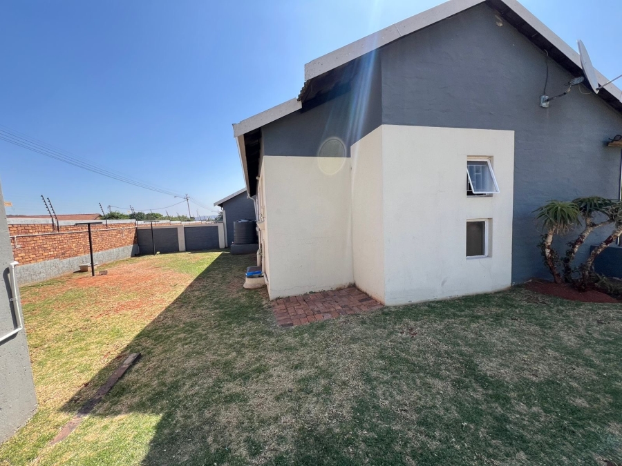 To Let 3 Bedroom Property for Rent in Albemarle Gauteng