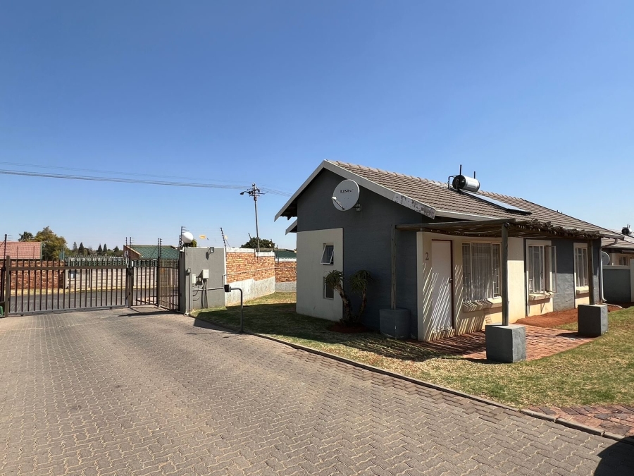 To Let 3 Bedroom Property for Rent in Albemarle Gauteng