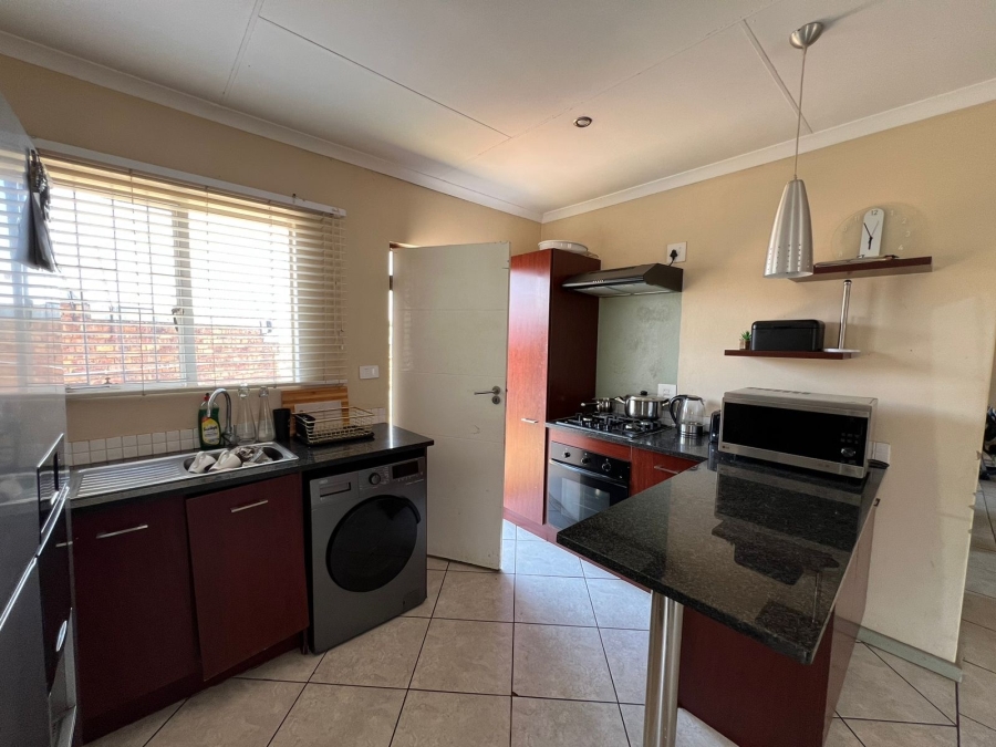 To Let 3 Bedroom Property for Rent in Albemarle Gauteng