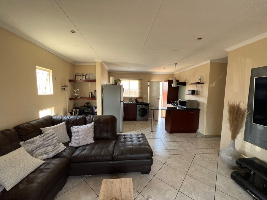 To Let 3 Bedroom Property for Rent in Albemarle Gauteng