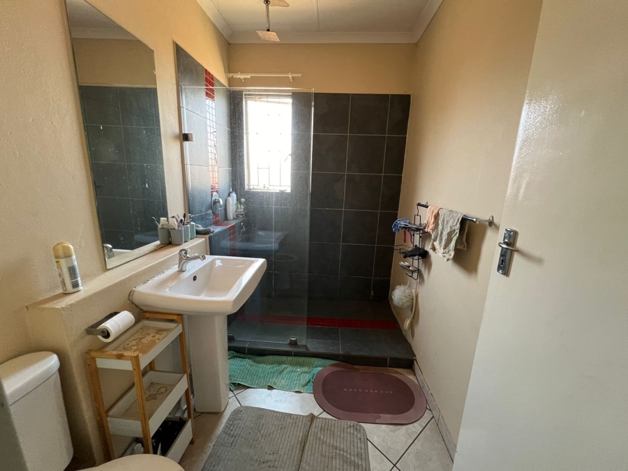 To Let 3 Bedroom Property for Rent in Albemarle Gauteng