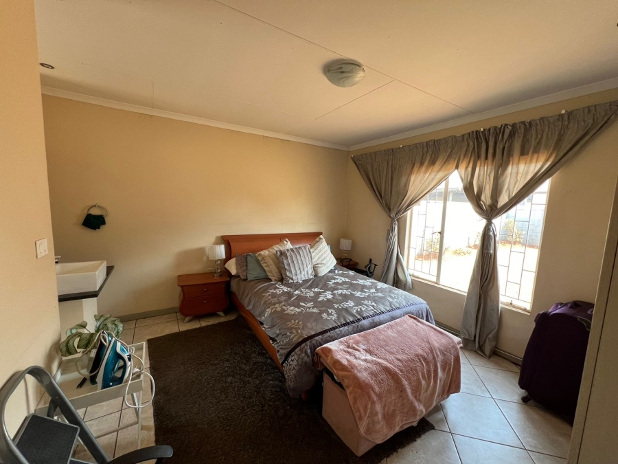 To Let 3 Bedroom Property for Rent in Albemarle Gauteng