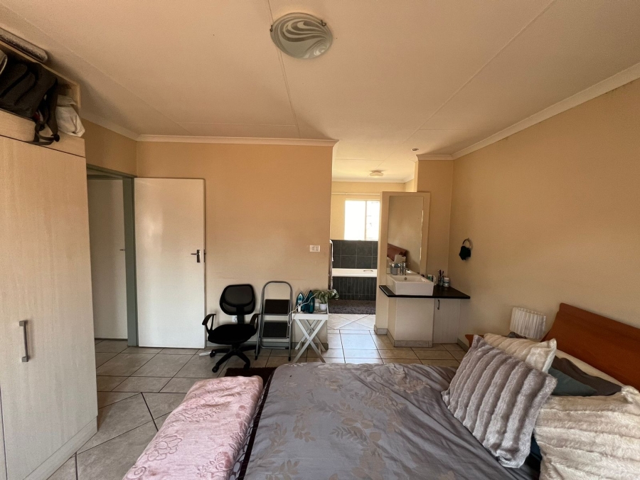 To Let 3 Bedroom Property for Rent in Albemarle Gauteng