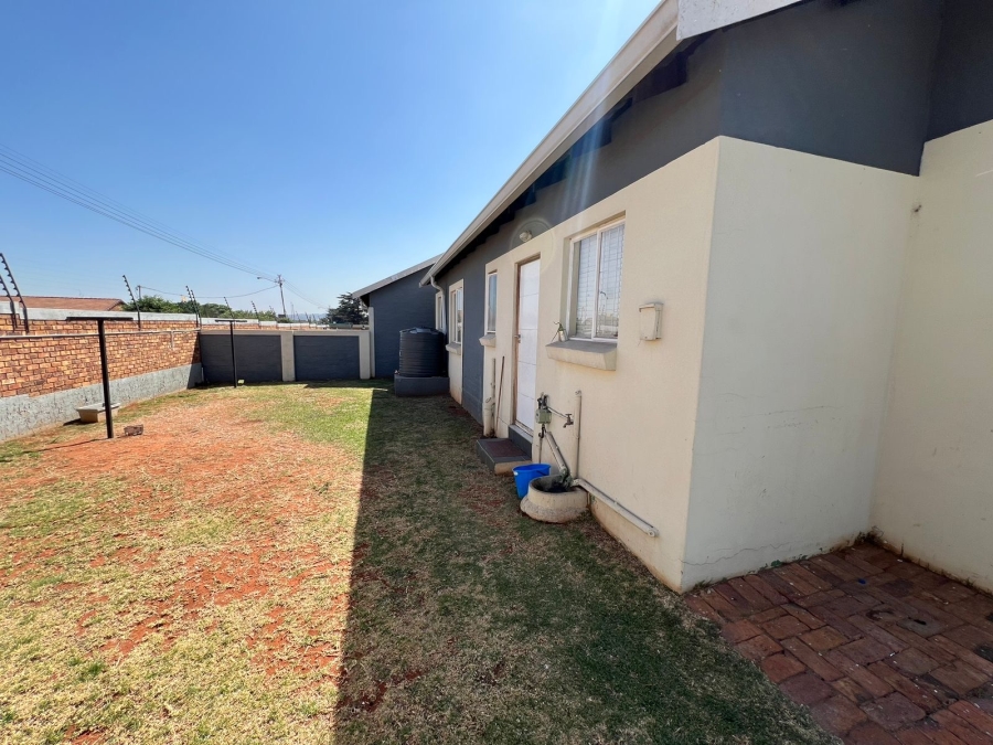 To Let 3 Bedroom Property for Rent in Albemarle Gauteng