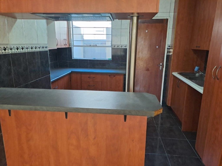 To Let 3 Bedroom Property for Rent in Bedford Gardens Gauteng