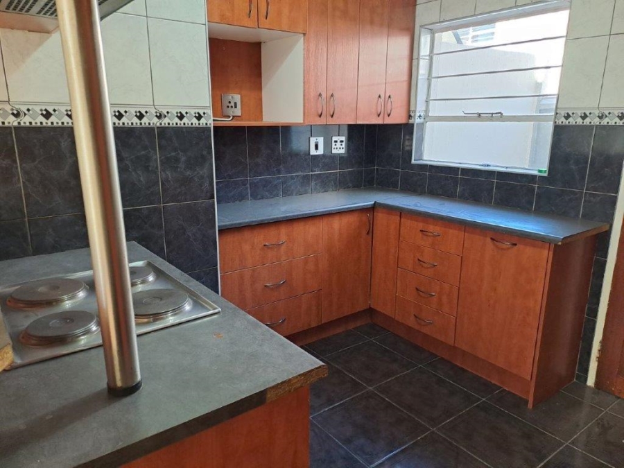 To Let 3 Bedroom Property for Rent in Bedford Gardens Gauteng