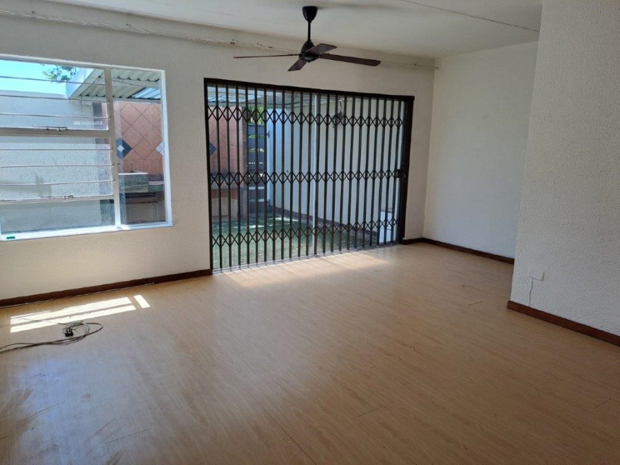 To Let 3 Bedroom Property for Rent in Bedford Gardens Gauteng