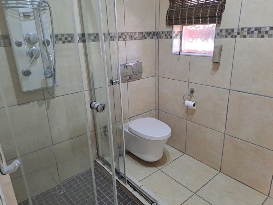 To Let 3 Bedroom Property for Rent in Bedford Gardens Gauteng