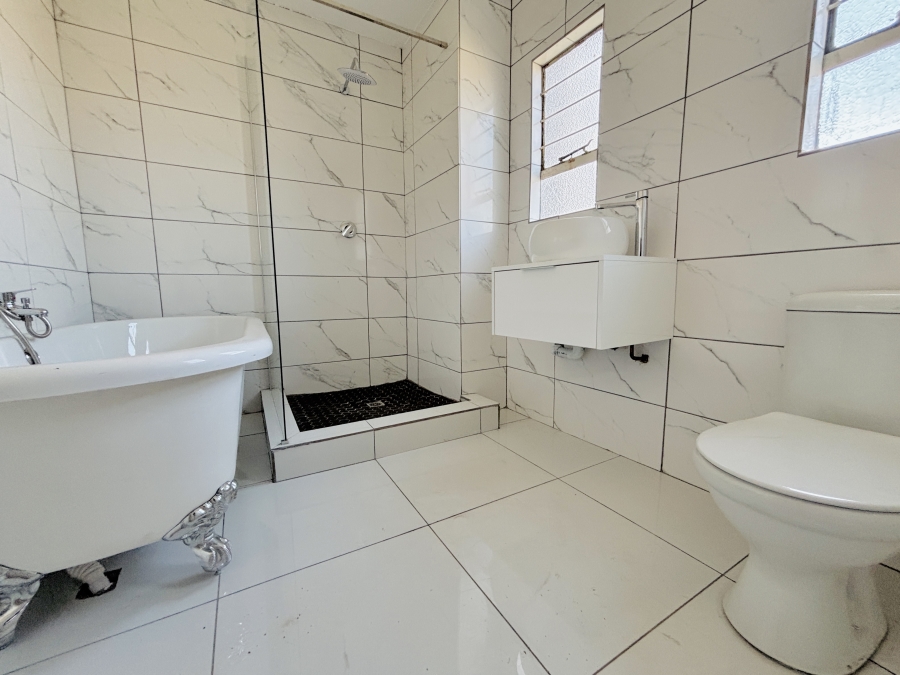 To Let 3 Bedroom Property for Rent in Die Hoewes Gauteng