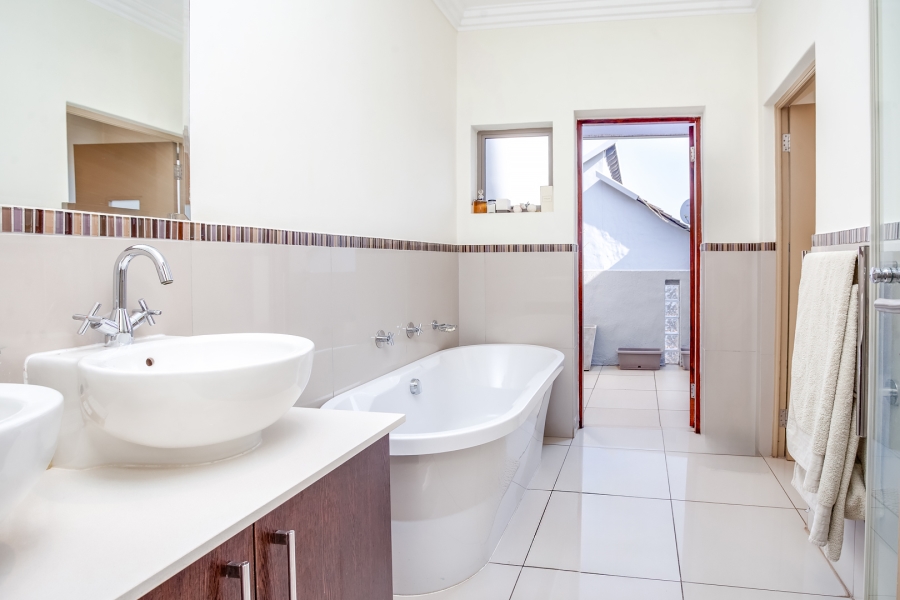 3 Bedroom Property for Sale in Bryanston Gauteng