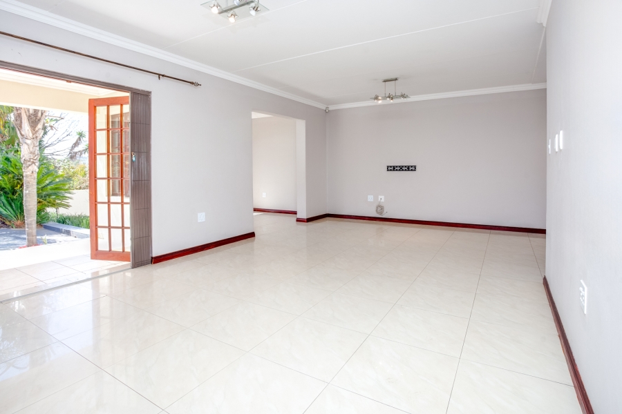 4 Bedroom Property for Sale in Lonehill Gauteng