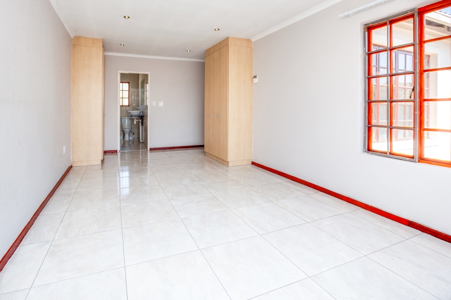 4 Bedroom Property for Sale in Lonehill Gauteng