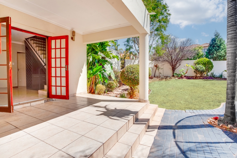 4 Bedroom Property for Sale in Lonehill Gauteng