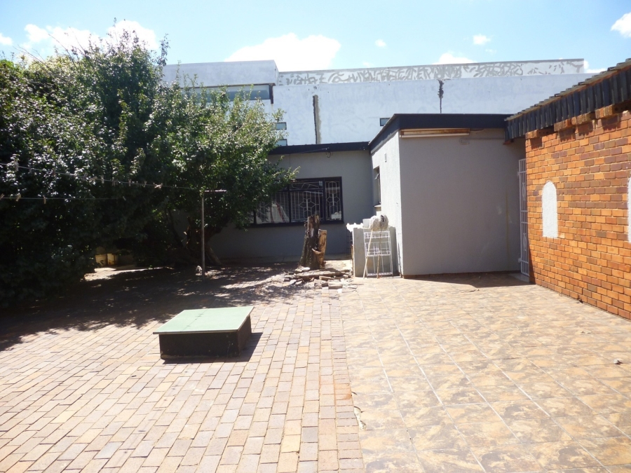 4 Bedroom Property for Sale in Lenasia Gauteng