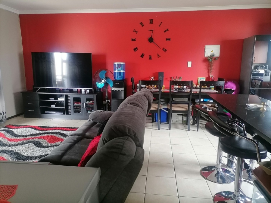 2 Bedroom Property for Sale in Bardene Gauteng