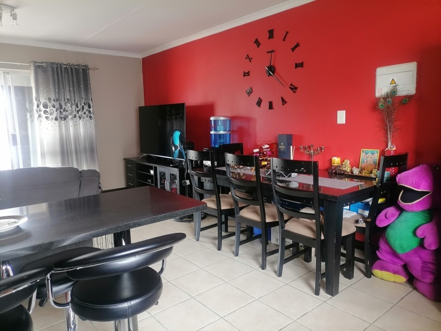 2 Bedroom Property for Sale in Bardene Gauteng