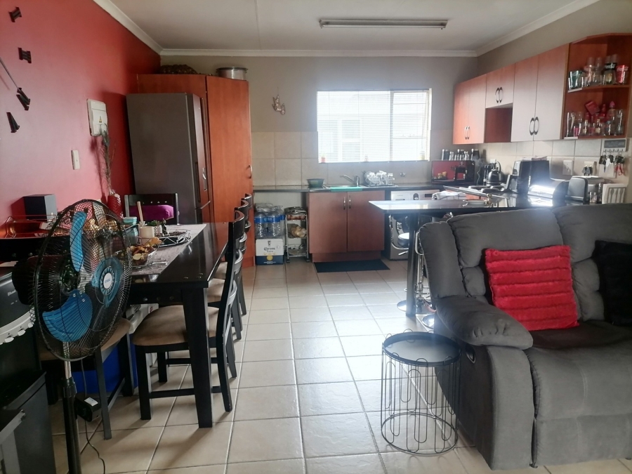 2 Bedroom Property for Sale in Bardene Gauteng