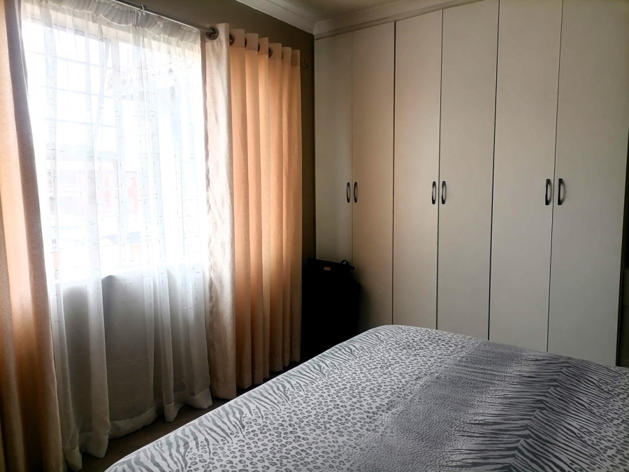 2 Bedroom Property for Sale in Bardene Gauteng