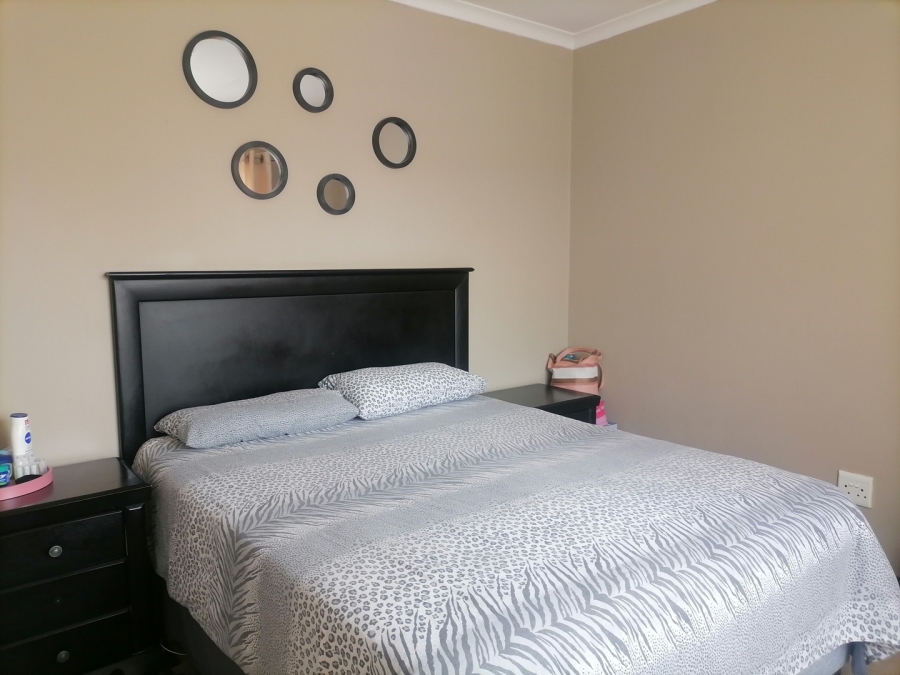 2 Bedroom Property for Sale in Bardene Gauteng