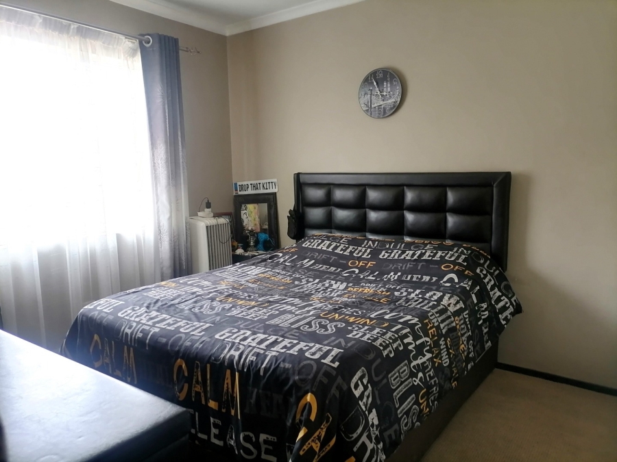 2 Bedroom Property for Sale in Bardene Gauteng