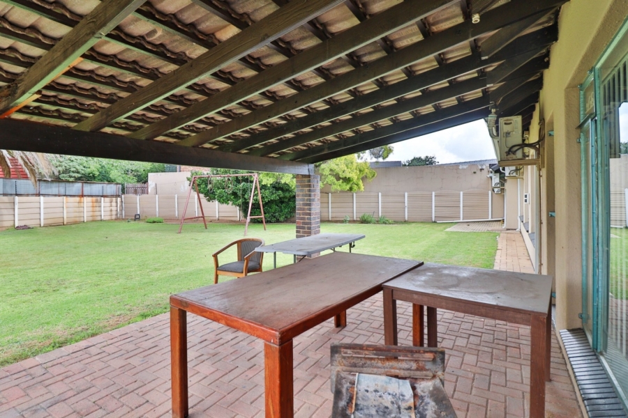 4 Bedroom Property for Sale in Mackenzie Park Gauteng