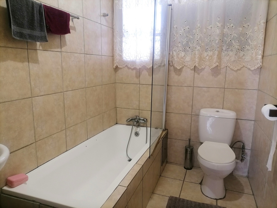 2 Bedroom Property for Sale in Benoni Central Gauteng