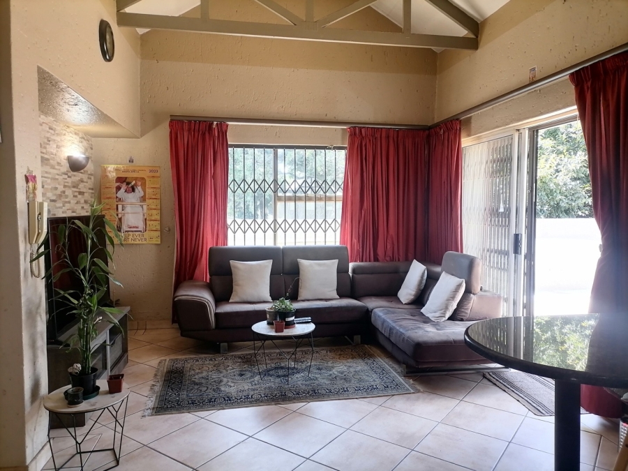 2 Bedroom Property for Sale in Lakefield Gauteng