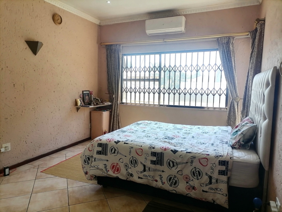 2 Bedroom Property for Sale in Lakefield Gauteng