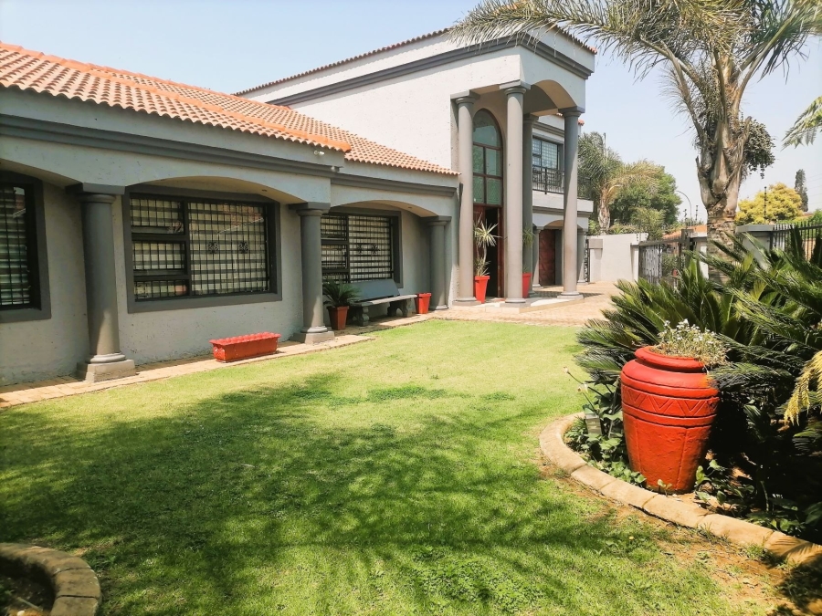 4 Bedroom Property for Sale in Mackenzie Park Gauteng