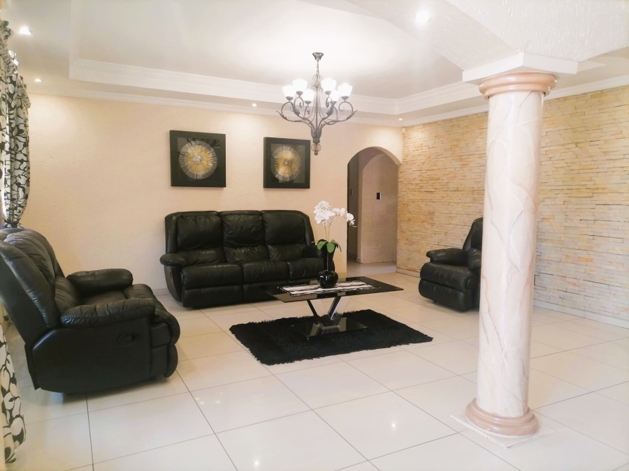 4 Bedroom Property for Sale in Mackenzie Park Gauteng