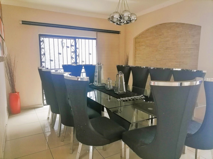 4 Bedroom Property for Sale in Mackenzie Park Gauteng