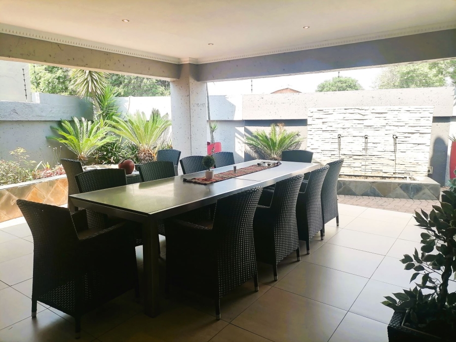 4 Bedroom Property for Sale in Mackenzie Park Gauteng