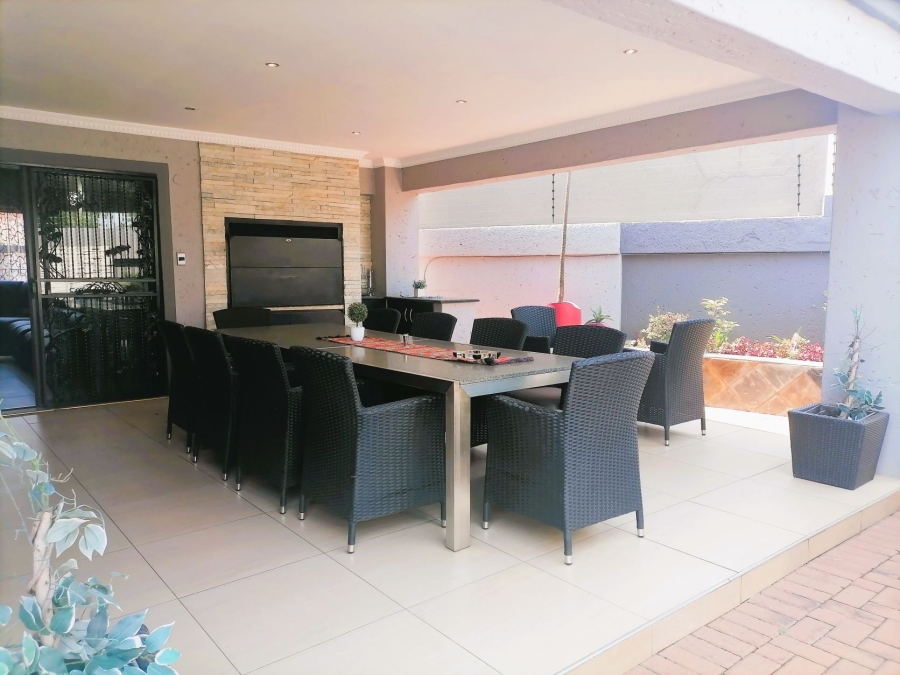 4 Bedroom Property for Sale in Mackenzie Park Gauteng