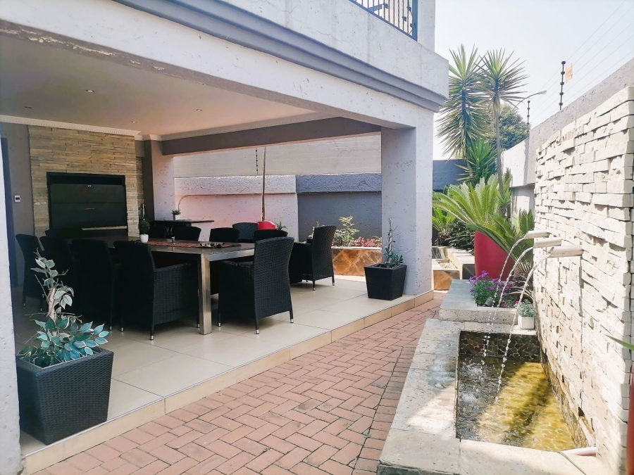 4 Bedroom Property for Sale in Mackenzie Park Gauteng