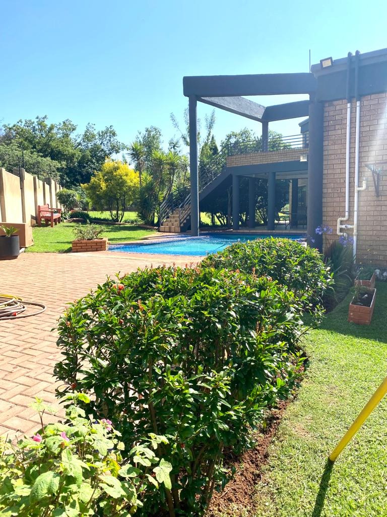 4 Bedroom Property for Sale in Lakefield Gauteng