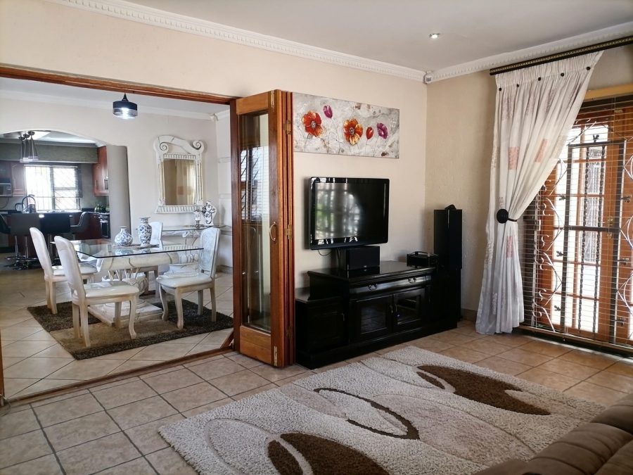 3 Bedroom Property for Sale in Mackenzie Park Gauteng